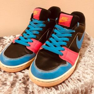 Vintage Nike SB Dunk Low Backboard Women’s Shoes.